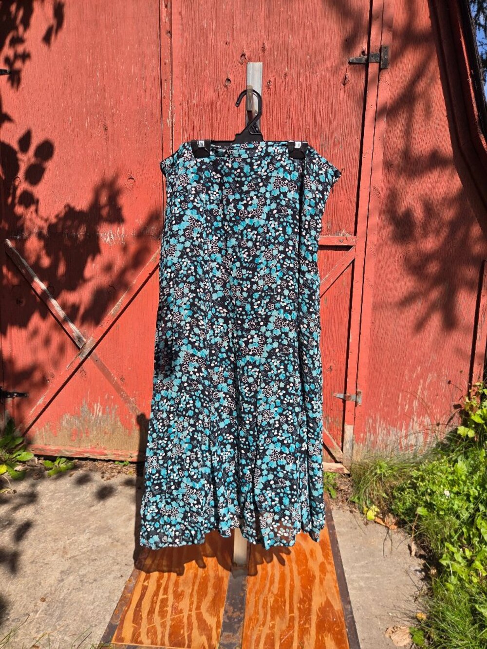 Vintage Jennifer Moore Black and Blue Ditsy Floral Midi Skirt Size 14P